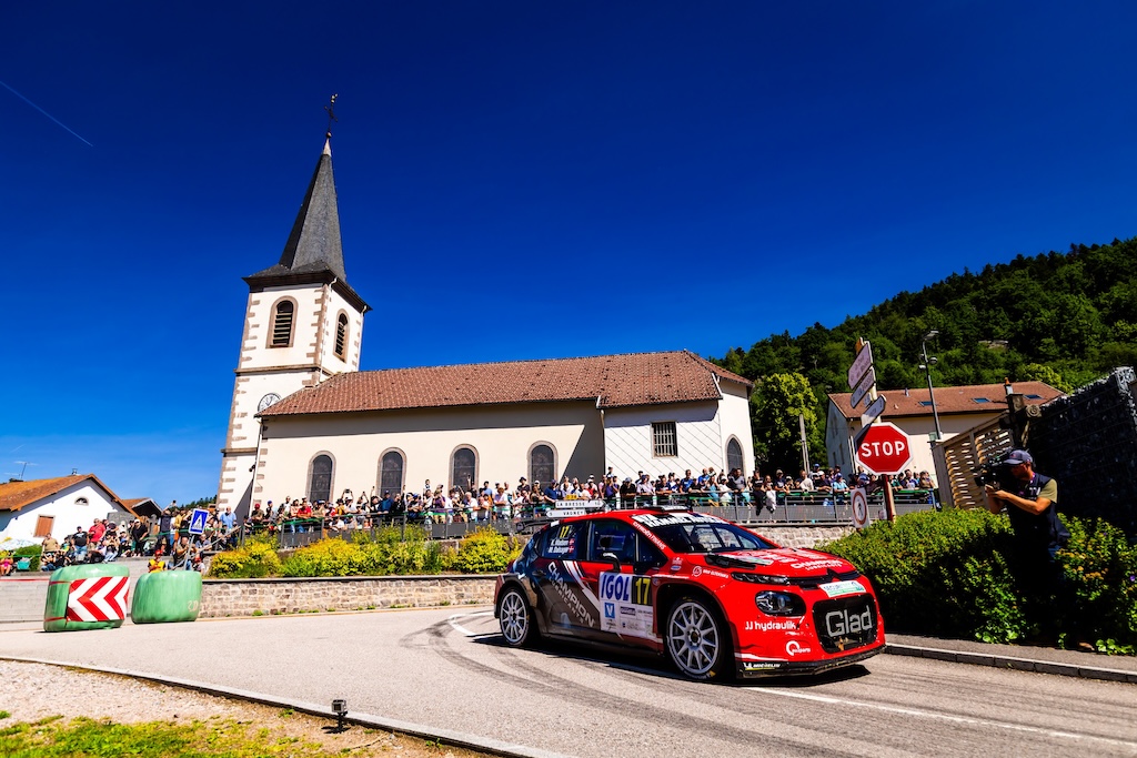 Der var ikke til at nyde den franske idyl - fokus var på vejene fra Kenneth Madsen og Mads Dalsager.
(Foto: Quentin Ribaud Photographie)